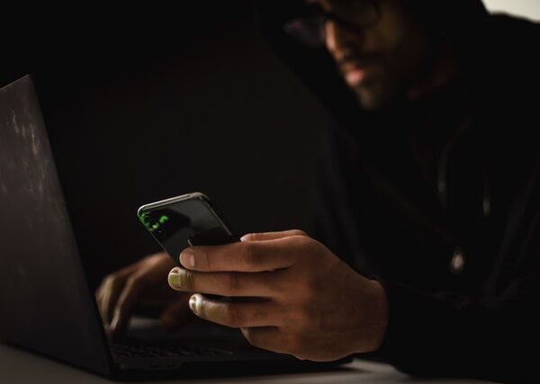 Uusi sovellus auttaa havaitsemaan online-vakoojat
